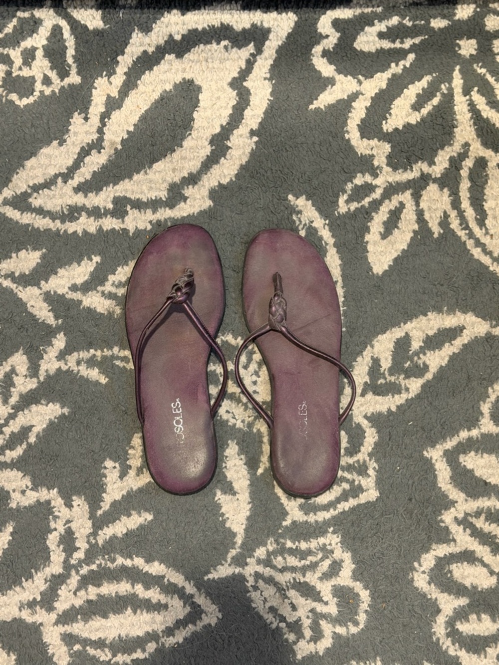 Vintage Aerosoles Purple Flip Flops